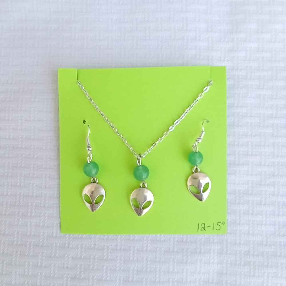 Alien Heads Aventurine bead Necklace & Earrings Jewelry set